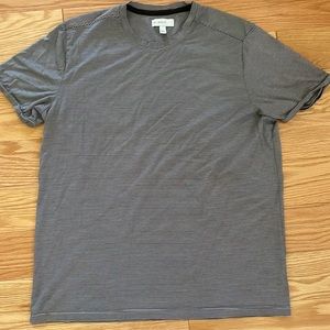 Calibrate men’s gray and black striped T-shirt
